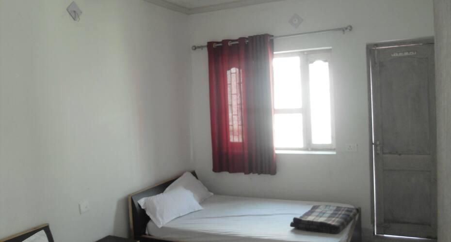 Hotel Premashram, Bodhgaya 2